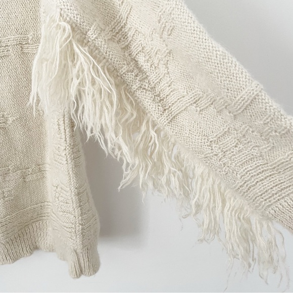 Hand made in Peru 100% baby Alpaca wool sweater with fringed sleeves in ivory - Picture 12 of 14
